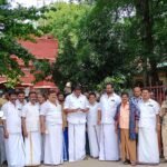 கம்பத்தில் நள்ளிரவில் அதிமுக கொடிமேடை இடிப்பு. கட்சியினர் புகார்.