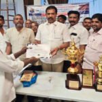 திண்டுக்கல்லில் மாநில அளவிலான கேரம் போட்டி நடைபெற்றது.