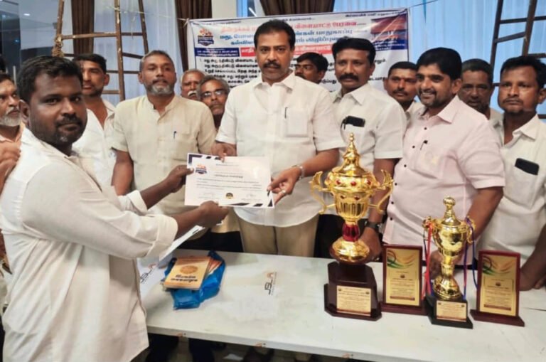 திண்டுக்கல்லில் மாநில அளவிலான கேரம் போட்டி நடைபெற்றது.