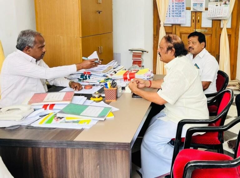 புதுச்சேரி உப்பளம் தொகுதி மேம்பாட்டு பணிகள் - நகராட்சி அதிகாரிகளுடன் எம்எல்ஏ அனிபால் கென்னடி ஆலோசனை