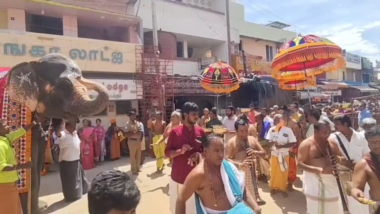 திருப்பரங்குன்றம் முருகன் கோவில் மகா குடமுழுக்குக்கு இன்னும் ஒரே நாள் மட்டும் உள்ள நிலையில் திருப்பரங்குன்றம் களைகட்ட தொடங்கி இருக்கிறது-முன்னேற்பாடுகள் தீவிரம்.