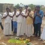 அணைப்பட்டி ஆஞ்சநேயர் கோயில் முன்பு 30 லட்சம் மதிப்பில் மகளிர் சுகாதார வளாகம் கட்ட பணி துவக்கம்