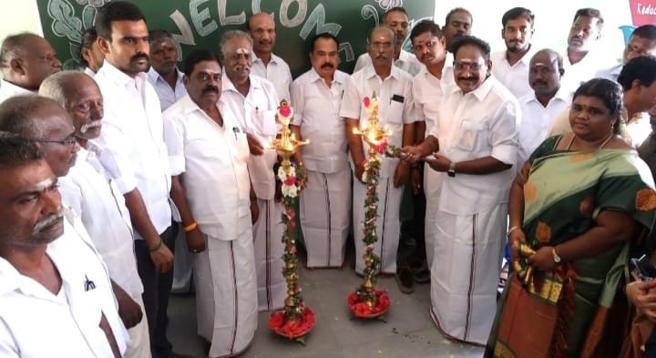 கொடிமங்கலத்தில் ரூபாய் 25 லட்சம் மதிப்பில் இரண்டு கூடுதல் பள்ளி கட்டிடம் முன்னாள் அமைச்சர் துவக்கி வைத்தார்.