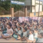 சாலை வசதி கோரி போராட்டம்