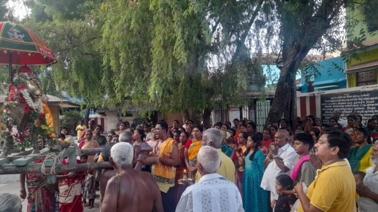 சோழவந்தான் பிரளயநாத சிவாலயத்தில் ஆனி மாத வளர்பிறை பிரதோஷ விழா திரளான பக்தர்கள் சுவாமி தரிசனம்