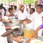 அய்யங்கோட்டையில் விளையாட்டு உபகரணங்கள் அன்னதானம் ஆர்.பி உதயகுமார் வழங்கினார்.