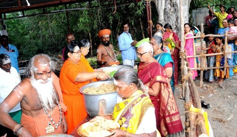 திருச்சி திருஈங்கோய்மலை கும்பாபிஷேக விழாவை முன்னிட்டு அனைத்திந்திய இந்து திருக்கோயில்கள் பாதுகாப்பு சங்கத்தின் சார்பாக மாபெரும் அன்னதான விழா