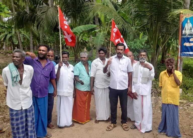 சோழவந்தான் அருகே கண்ணுடையாள்புறத்தில் ஆக்கிரமிப்புகளைஅகற்ற வலியுறுத்தி விவசாய சங்கம் சார்பில் மறியல் செய்ய முயற்சி காவல்துறையினரின் சமரசத்தால் மரியல் தற்காலிகமாக ஒத்திவைப்பு !