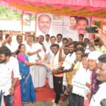 வாடிப்பட்டி வடக்கு ஒன்றியம் சார்பில் கச்சை கட்டியில் விளையாட்டு உபகரணங்கள் மற்றும் அன்னதானம் ஆர்பி உதயகுமார் வழங்கினார்: