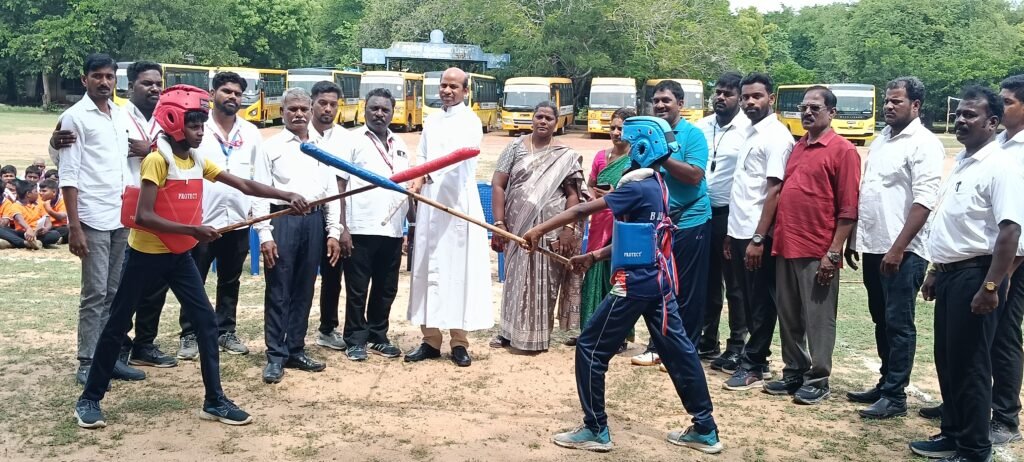 ஸ்ரீபெரும்புதூரில் தமிழக அரசு பள்ளிக் கல்வித் துறை சார்பில்குறுவட்ட அளவிலானவிளையாட்டுப் போட்டி