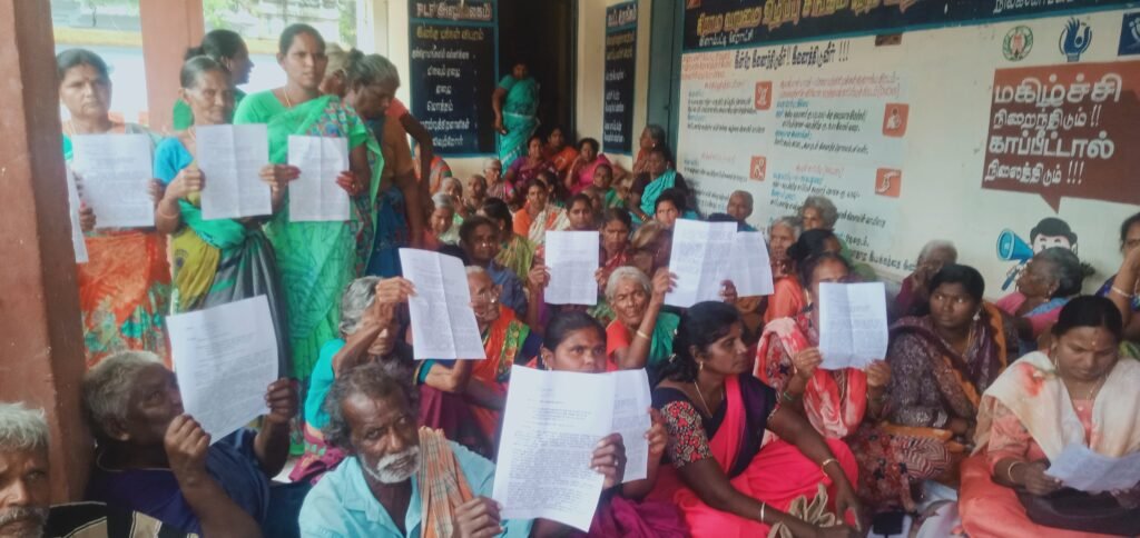 நிலக்கோட்டை ஒன்றியத்தில் 10 க்கும் மேற்பட்ட ஊராட்சிகளில் கள்ளர் விடுதி பெயரை சமூக நீதி விடுதிகள் என பெயர் மாற்றம் செய்யக்கூடாது என ஒரே கோரிக்கையை வலியுறுத்தி 200க்கும் மேற்பட்ட மனுக்கள் குவிந்தது. பரபரப்பு.