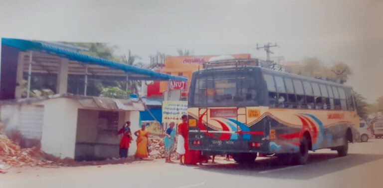 கொல்லங்குடி பொதுமக்களின் நீண்ட நாள் கோரிக்கையானபஸ் நிறுத்தம் …நிறைவேற்றிய சிவகங்கை மாவட்ட ஆட்சித் தலைவர் : மகிழ்ச்சியில் ஊர் பொதுமக்கள் !