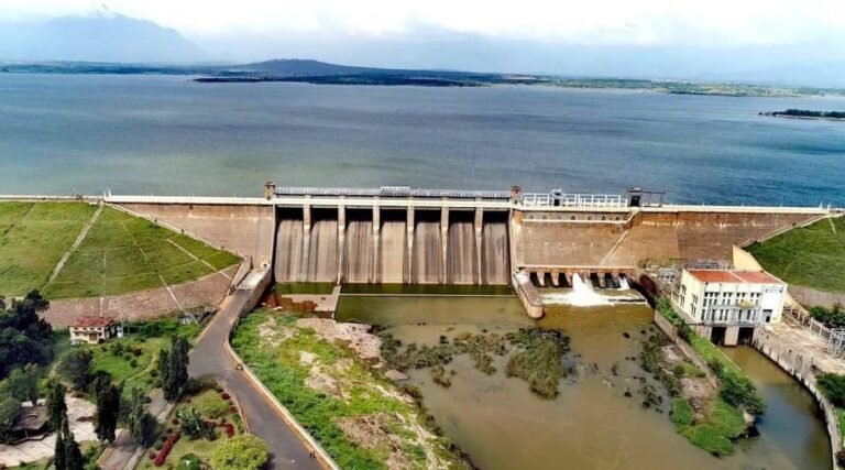 வைகைஅணை 68.5 அடியாக உயர்வு. இரண்டாம் கட்ட வெள்ள அபாய எச்சரிக்கை.