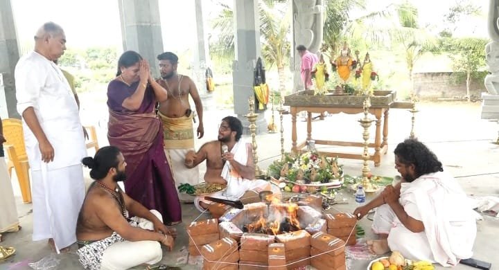 சோழவந்தான் அருகே, தேனூர் அருள்மிகு சுந்தராஜ பெருமாள் கள்ளழகர் கோவில் மண்டல அபிஷேக விழா