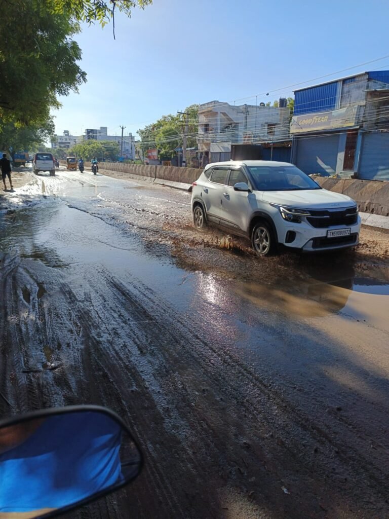 மதுரையில் பலத்த மழை: போக்குவரத்து நெரிசல்: போக்குவரத்து காவல் துறை நடவடிக்கை எடுக்குமா ?