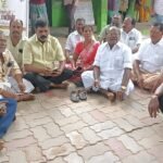 அதிமுக கவுன்சிலர் திடீர் போராட்டம் :