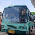 சோழவந்தான் ,ஆகஸ்ட்:5. மதுரை மாவட்டம், சோழவந்தான் பேட்டை பகுதியில் நேற்று காலை 7 மணி அளவில் போக்குவரத்து துறையில் நடத்துனராக பணி செய்து ஓய்வு பெற்ற சோழவந்தான் பசும்பொன் நகரை சேர்ந்த நடத்துனர் காந்தி என்பவர் தனது மனைவியை, மேல் நாச்சிகுளத்தில் உள்ள உறவினர் வீட்டிற்கு பேருந்தில் அனுப்பி வைப்பதற்காக தனது இருசக்கர வாகனத்தில் சென்றபோது எதிர்பாராத விதமாக நடந்த விபத்தில் பேருந்தின் சக்கரத்தில் சிக்கி தனது கண் முன்னே தனது மனைவி உஷா உயிரிழந்தது நிலையில் இந்த விபத்திற்கு காரணம் போக்குவரத்து துறை பணியாளர்களோ அல்லது அவசர அவசரமாக பேருந்தில் தனது மனைவியை ஏற்றி விட சென்ற ஓய்வு பெற்ற முன்னாள் நடத்துனரோ இல்லை என்றும், முழுக்க முழுக்க அதிகாரிகளின் அலட்சியமே காரணம் என பொதுமக்கள் மற்றும் சமூக ஆர்வலர்கள் குற்றம் சாட்டுகின்றனர். அதாவது, சோழவந்தானில் பேருந்து நிலையம் திறக்கப்பட்டு ஒரு வருடம் ஆகக்கூடிய நிலையில் பேருந்து நிலையத்திற்கான சர்வீஸ் ரோடு பேருந்து உள்ளே வந்து செல்வதற்கு தேவையான ரவுண்டானா உள்ளிட்ட அடிப்படை வசதிகளை அதிகாரிகள் சரியாக செய்யாததால், சோழவந்தானில்இருந்து செல்லும் பேருந்துகள் மற்றும் சோழவந்தான் நகருக்குள் வந்து வெளியூர்களுக்கு செல்ல வேண்டிய பேருந்துகள் பேருந்து நிலையத்திற்குள் வராமல், சோழவந்தனின் பல்வேறு பகுதிகளில் ஆங்காங்கே நின்று செல்கிறது. அந்த வகையில், மதுரை ஆரப்பாளையத்தில் இருந்து நிலக்கோட்டை சென்ற அரசு பேருந்து பேருந்து நிலையம் உள்ளே வராமல் மாரியம்மன் கோவில் அரசு பெண்கள் மேல்நிலைப் பள்ளி வழியாக வட்ட பிள்ளையார் கோவில் சென்று அங்கிருந்து நிலக்கோட்டை சென்றுள்ள நிலையில் உறவினர் வீட்டிற்கு தனது மனைவியை பேருந்தில் ஏற்றி விட சென்ற ஓய்வு பெற்ற நடத்துனர் வட்ட பிள்ளையார் கோவிலுக்கு பேருந்துக்காக சென்றுள்ளார் . ஆனால், அங்கிருந்தவர்கள் இப்போதுதான் பேருந்து செல்கிறது என கூறிய நிலையில் அடுத்த நிறுத்தத்தில் சென்று பேருந்தில் ஏற்றி விட தனது இரு சக்கர வாகனத்தில் மனைவியை ஏற்றிக் கொண்டு சென்றபோது பேட்டை அருகே பேருந்தை ஒட்டி சென்றிருக்கிறார். இதில், நிலை தடுமாறி இருவரும் கீழே விழுந்த நிலையில் பேருந்தின் சக்கரத்தில் அவரின் மனைவியான உஷாவின் தலையின் மீது பேருந்தின் சக்கரம் ஏறி இறங்கியதில் சம்பவ இடத்தில் உயிரிழந்ததாக கூறப்படுகிறது . சோழவந்தான் பேருந்து நிலையத்தை திறந்த உடனேயே பேருந்துகள் உள்ளே வந்து செல்ல உரிய நடவடிக்கைகளை அரசு அதிகாரிகள் எடுத்திருந்தால், அனைத்து பேருந்துகளும் பேருந்து நிலையத்திற்குள் வந்து செல்லும் நிலை ஏற்பட்டிருக்கும் அவ்வாறு பேருந்து நிலையத்திற்கு பேருந்துகள் அனைத்தும் வரும் நிலையில் வெளியூர்களுக்கு செல்ல வேண்டிய பயணிகள் பொதுமக்கள் பல்வேறு இடங்களுக்கு செல்ல வேண்டிய நிலை ஏற்பட்டிருக்காது. அனைவரும் பேருந்துக்காக பேருந்து நிலையத்திற்கு வந்து செல்ல வேண்டிய சூழ்நிலை ஏற்பட்டிருக்கும் பேருந்துகள் பேருந்து நிலையத்திற்குள் வராத காரணத்தினால் தான் பொதுமக்கள் பயணிகள் பேருந்துக்காக பல்வேறு இடங்களுக்கு அலைந்து செல்ல வேண்டிய நிலை ஏற்பட்டுள்ளது . இதன் காரணமாகவே, இந்த விபத்து நடந்து அநியாயமாக ஒரு உயிர் பலியாகி இருக்கிறது என பொதுமக்கள் கூறுகின்றனர். இனிமேலாவது, அதிகாரிகள் விழித்துக் கொண்டு சோழவந்தானில் பல்வேறு குழப்பங்களுக்கு காரணமாக உள்ள பேருந்து நிலையத்தை சோழவந்தானின் புறநகர் பகுதியில் புதியதாக பேருந்து நிலையம் ஒன்றை அமைக்க நடவடிக்கை எடுக்க வேண்டும். அதாவது, தற்போது உள்ள பேருந்து நிலையத்தால் எந்த ஒரு பலனும் இல்லை என்று பொதுமக்கள் மத்தியில் பரவலாக பேசப்பட்டு வரும் நிலையில் சோழவந்தான் காவல் நிலையம் அருகில் வைகை ஆற்று பகுதிகளில் உள்ள அரசு புறம்போக்கு நிலங்களை கையகப்படுத்தி அதில் புறநகர் பேருந்து நிலையத்தை அமைத்து அனைத்து பேருந்துகளும் வந்து செல்ல நடவடிக்கைகள் எடுக்க வேண்டும் இதையாவது அதிகாரிகள் உடனடியாக தொடங்க வேண்டும் அவ்வாறு செய்தால் மட்டுமே இது போன்ற விபத்துக்கள் நடந்து அநியாயமாக அப்பாவி உயிர்கள் பலியாவதை தடுக்க முடியும் என , பொதுமக்கள் மற்றும் சமூக ஆர்வலர்கள் கூறுகின்றனர்.