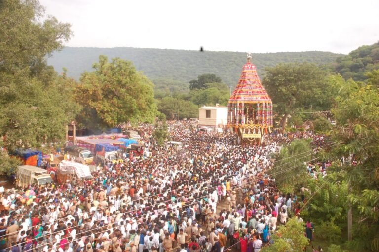 ஆடித் திருவிழா: அழகர் கோவில் தேரோட்டம்