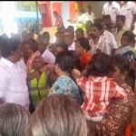 சோழவந்தான் அருகே இலவச பேருந்து மற்றும் சாலை வசதி கேட்டு பெண்கள் வெங்கடேசன் எம்எல்ஏவிடம் கோரிக்கை