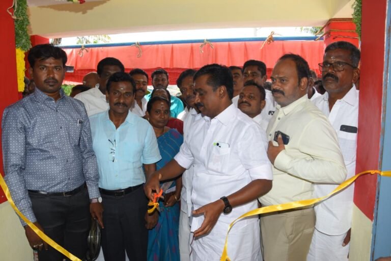 சோழவந்தான் பகுதியில் சுமார் 50 லட்சம் மதிப்பிலான திட்டங்களுக்கான திறப்பு விழா மற்றும் பூமி பூஜை நிகழ்ச்சியில் வெங்கடேசன் எம் எல் ஏ பங்கேற்பு