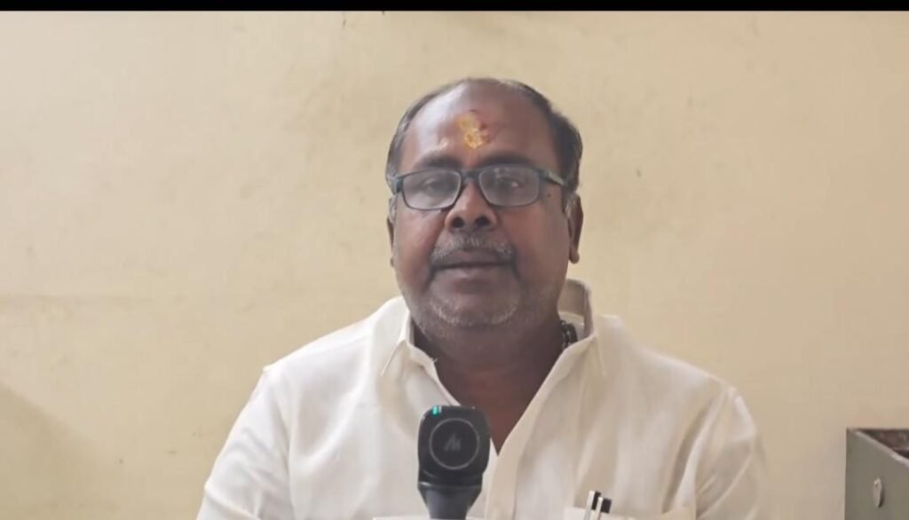 அதிமுக ஆலோசனைக் கூட்டம்: முன்னாள் அமைச்சர்: