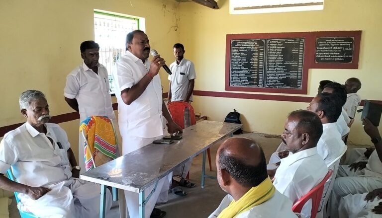 நரிக்குடி கிழக்கு ஒன்றிய அதிமுக சார்பில் ஒட்டங்குளம் பகுதியில் புரட்சித்தமிழரின் எழுச்சிப் பயணம் குறித்த ஆலோசனைக் கூட்டம்- பொதுச் செயலாளருக்கு உற்சாக வரவேற்பு அளித்து வரும் 2026ல் தமிழக முதலமைச்சராக அரியணையில் அமர வைப்போம் என சூளுரை