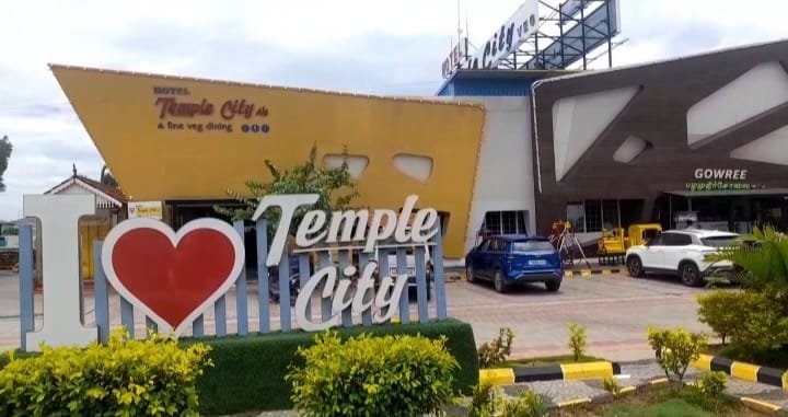 வாடிப்பட்டி அருகே தனியார் உணவகத்தில் இரண்டு லட்சம் கொள்ளை போலீசார் விசாரணை !