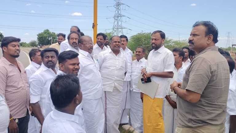 வெளிநாடுகளின் முதலீடுகளை, தமிழக முதல்வர் அதிக ஈர்க்க வேண்டும் : முன்னாள் அமைச்சர் :