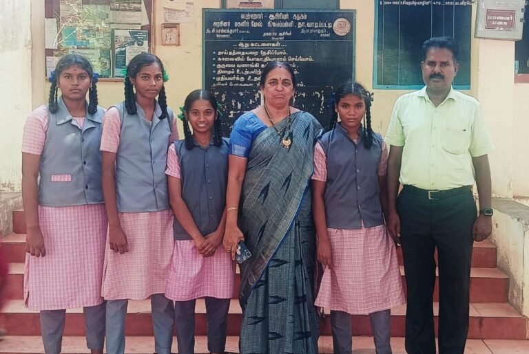 மாணவிகளுக்கு எம்.எல்.ஏ. வாழ்த்து.