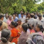 கும்மிடிப்பூண்டி அருகே கோங்கல் கிராமத்தில் வட்டாட்சியரை முற்றுகை ஆர்ப்பாட்டம்…..