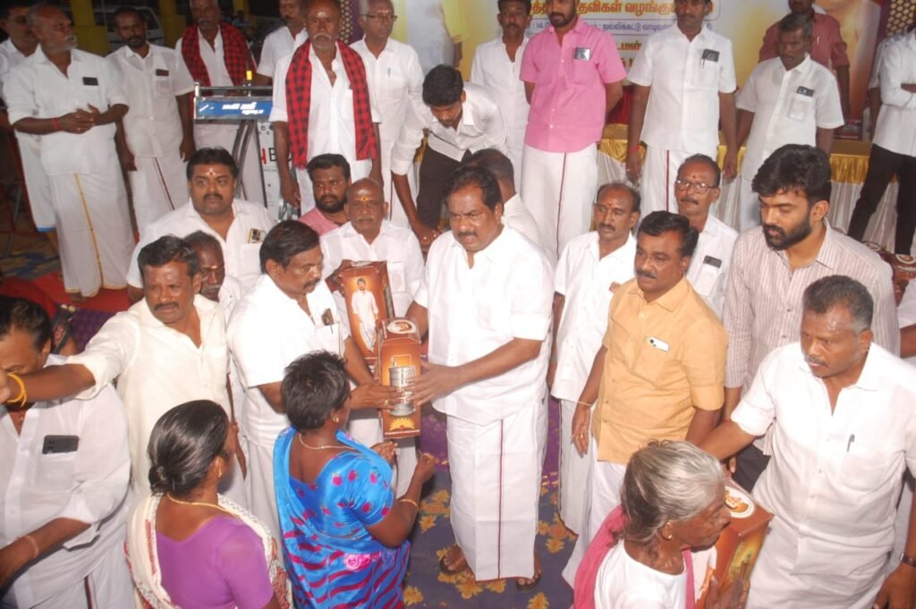 நலத்திட்ட உதவிகள் :