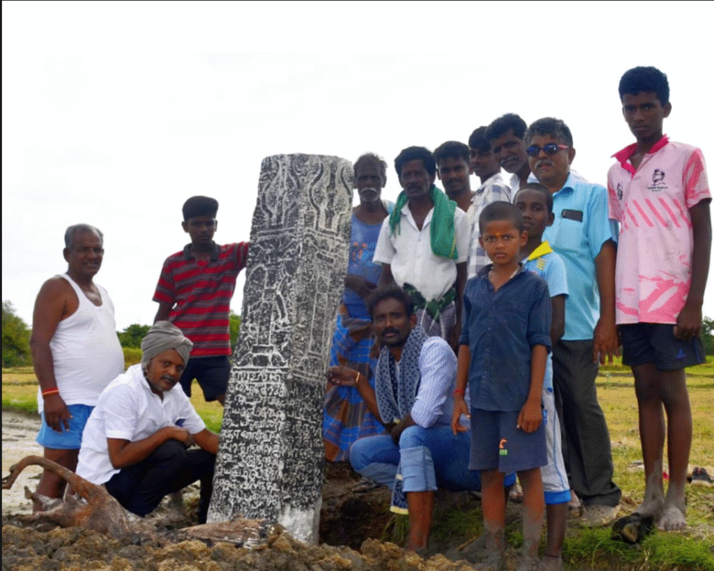 ஆதனப்பட்டியில் சோழர் காலத்தைய திருநாமத்துக்காணி கல்வெட்டுடன் நான்முக சூலக்கல் கண்டுபிடிப்பு !