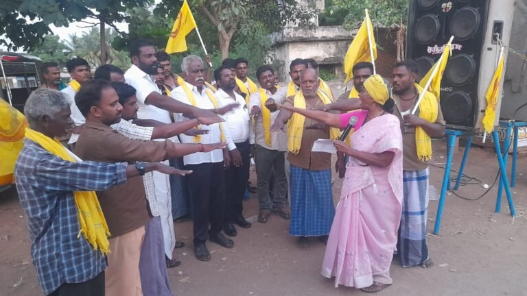 சோழவந்தான் அருகே விக்கிரமங்கலத்தில் தமிழ்நாடு சீர் மரபினர் நலச்சங்கத்தினர் ஆர்ப்பாட்டம்