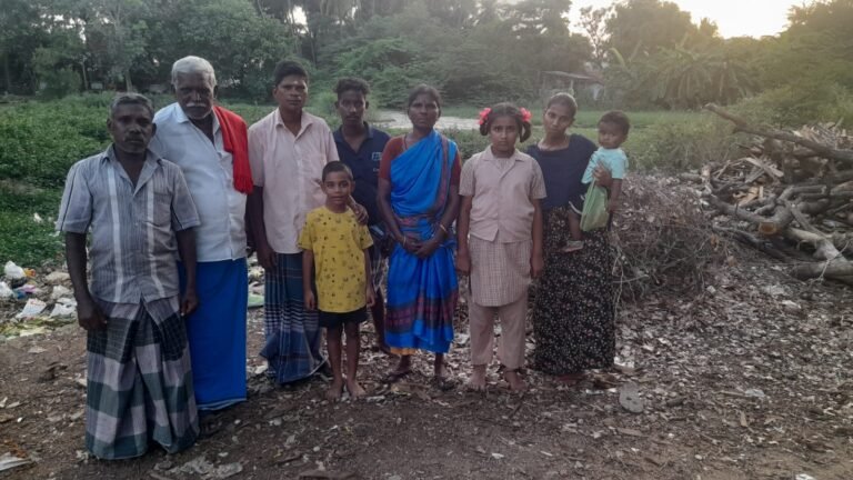 விக்கிரமங்கலம் பேருந்து நிலையம் பின்புறம் உள்ள குளத்தை ‌தூர்வார கோரிக்கை