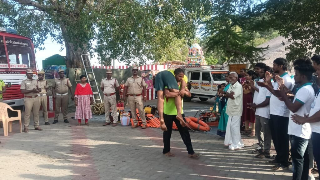 மதுரை சரவண பொய்கையில் பேரிடர் மீட்பு ஒத்திகை.