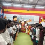 பழனியில் தமிழக வெற்றிக் கழகம் சார்பாக வ.உ.சிதம்பரனார் திருஉருவப் படத்திற்கு மாலை அணிவித்து மரியாதை செய்தனர்.