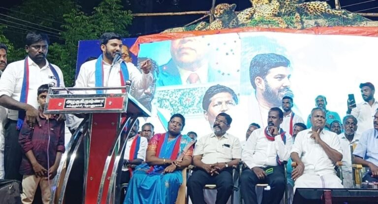 காரியா பட்டியில் விடுதலை சிறுத்தைகள் சார்பாக மதசார் பின்மை காப்போம் தீர்மான விளக்க பொதுக் கூட்டம்.