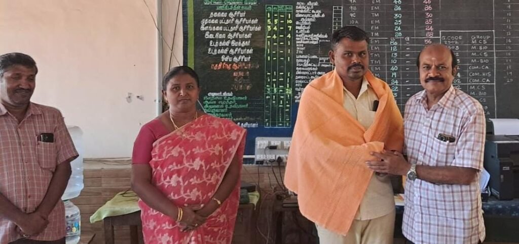 நாட்டு நல பணித்திட்ட தொடர்பு அலுவலர் பாராட்டு