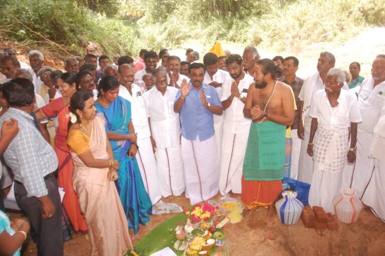 பாலமேடு அருகே ரூ.3.60 கோடியில் புதிய பாலம் கட்ட பூமி பூஜை - எம்.எல்.ஏ வெங்கடேசன் தொடங்கி வைத்தார்.