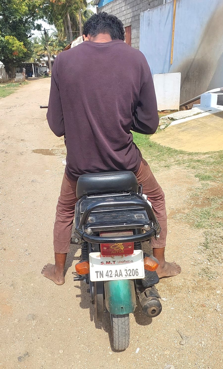 ரேஷன் அரிசி வீடு வீடாக சேகரித்து கடத்தல்.