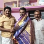 விருது பெற்ற ஆசிரியரின் இல்லத்திற்கு நேரில் சென்று சட்டமன்ற உறுப்பினர் பாராட்டு :