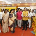 புத்தகத் திருவிழா: மதுரை: தூத்துக்குடி நாடாளுமன்ற உறுப்பினர் கனிமொழி கருணாநிதி, மதுரை மாவட்டம் தமுக்கம் மைதானம் மாநாட்டு மையத்தில் நடைபெறும் புத்தகத் திருவிழாவில் அரங்குகளை பார்வையிட்டு, புத்தக தானப் பெட்டியில் புத்தகங்களை வழங்கி பொதுமக்களுடன் கலந்துரையாடி "தெற்கின் எழுச்சி" என்ற தலைப்பில் சிறப்புரை ஆற்றினார்.