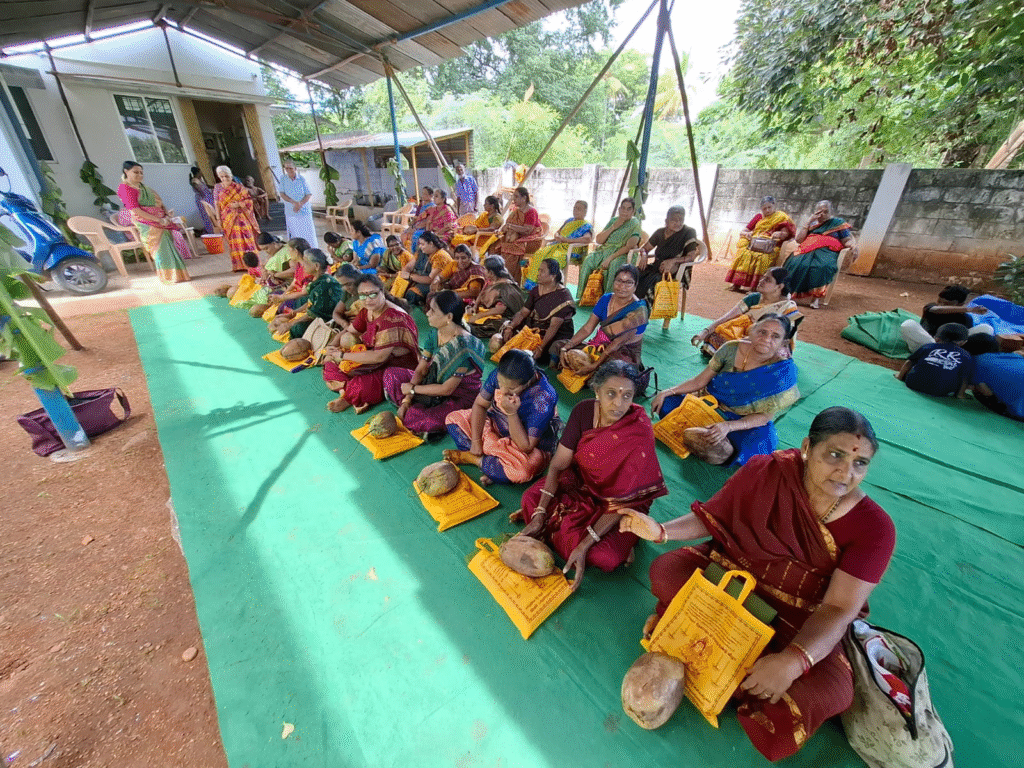 மதுரை மாவட்டம், கொடி மங்கலம் கிராமத்தில் அமைந்துள்ள சீத்தா லட்சுமி கோயிலில் சுகாசினி பூஜை :
