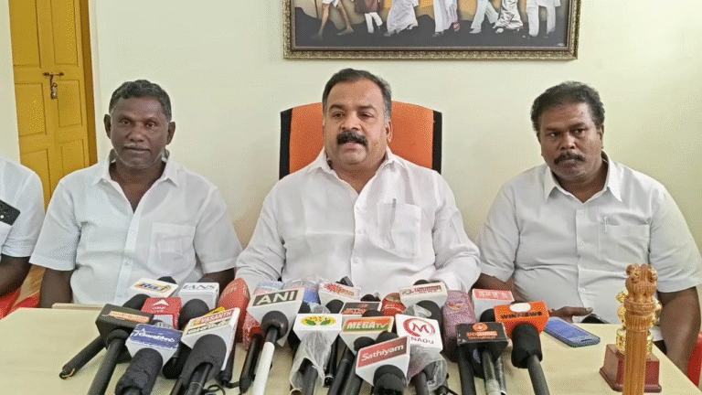 இபிஎஸ் தான், விஜயை எதிர்க்கட்சிய இடத்தை நிரப்ப வைக்கப் போகிறார். -எம்பி மாணிக்கம் தாகூர் பேட்டி..!