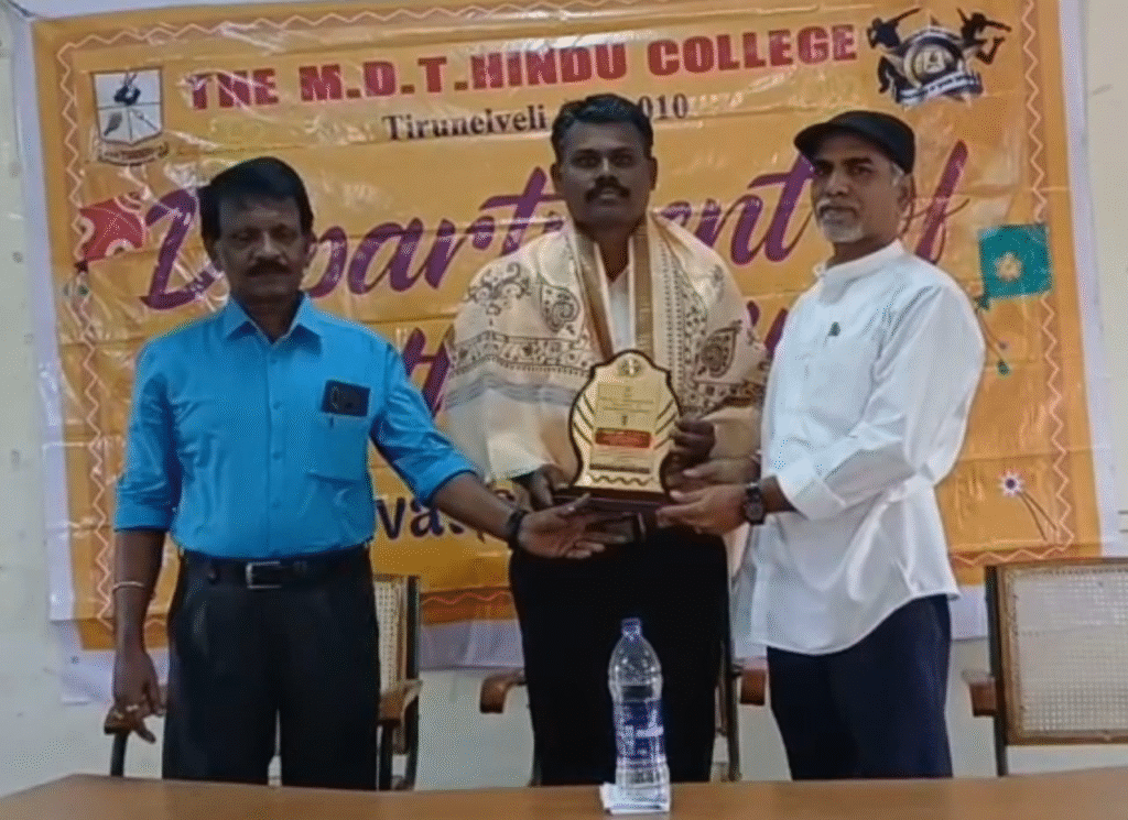 கல்லூரி மாணவர்களுக்கு வெற்றிப்பாதை நிகழ்ச்சி...