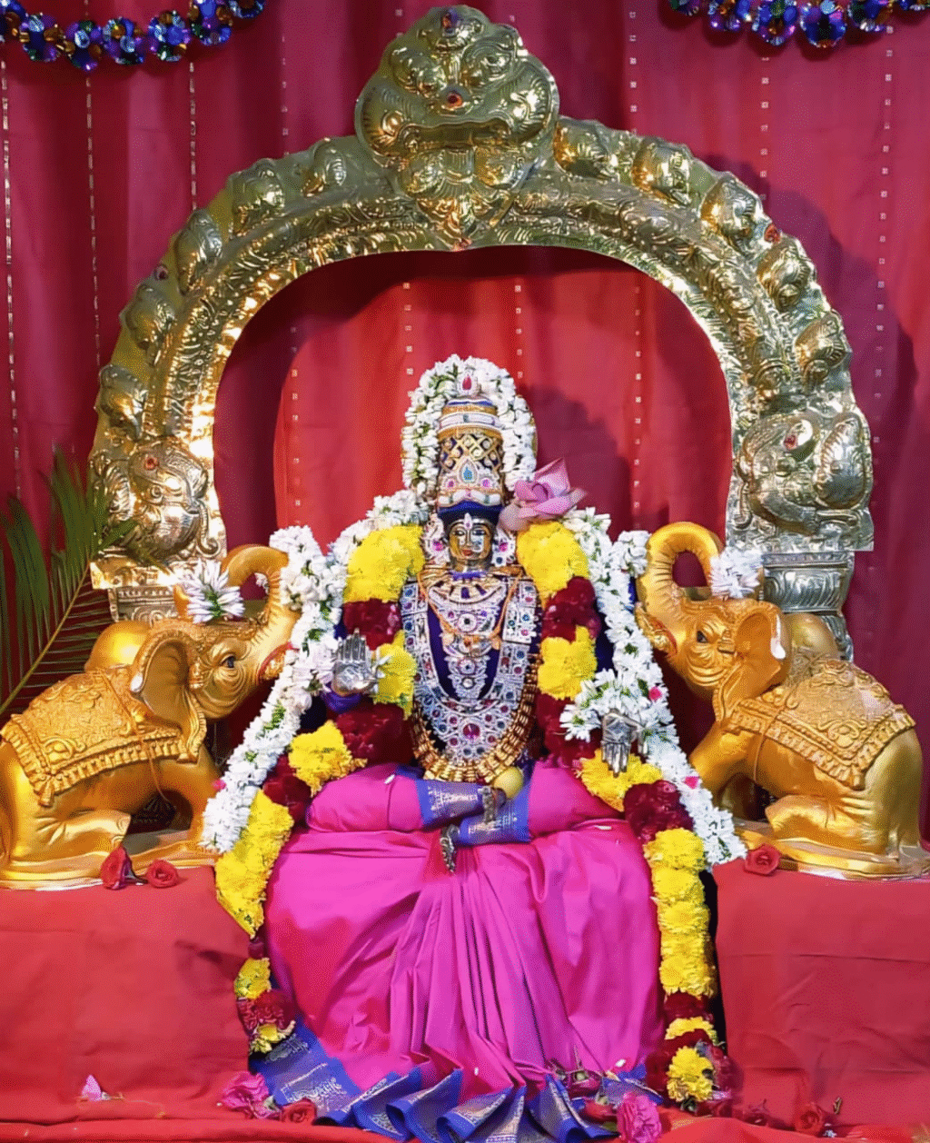 மதுரை மாவட்ட கோயில்களில் நவராத்ரி விழா...