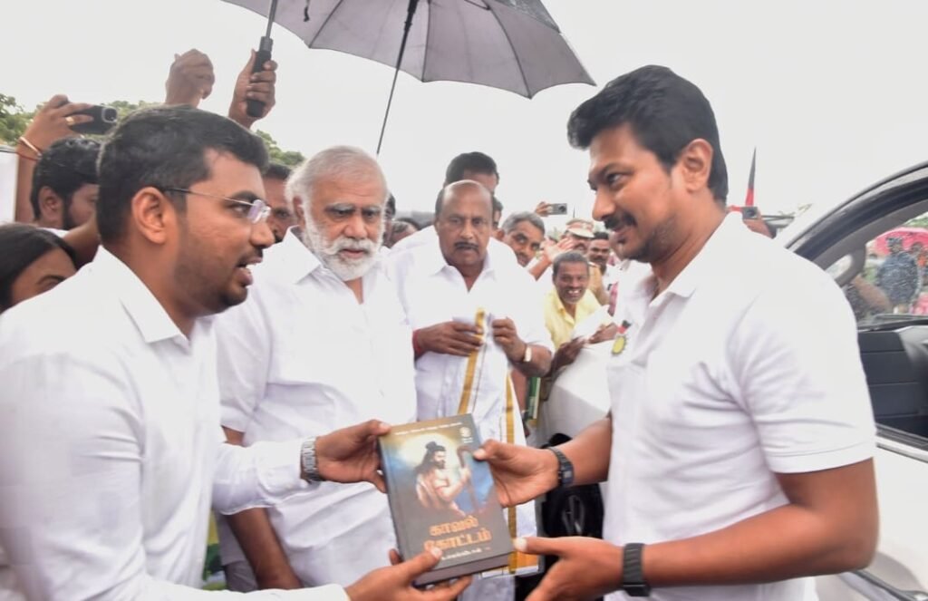 தமிழ்நாடு துணை முதலமைச்சர் திரு.உதயநிதி ஸ்டாலின் அவர்கள் தலைமையில் திண்டுக்கல் மாவட்ட ஆட்சித்தலைவர் அலுவலக கூட்டரங்கில் அனைத்துத்துறை பணிகள் குறித்த ஆய்வுக்கூட்டம் நடைபெற்றது.