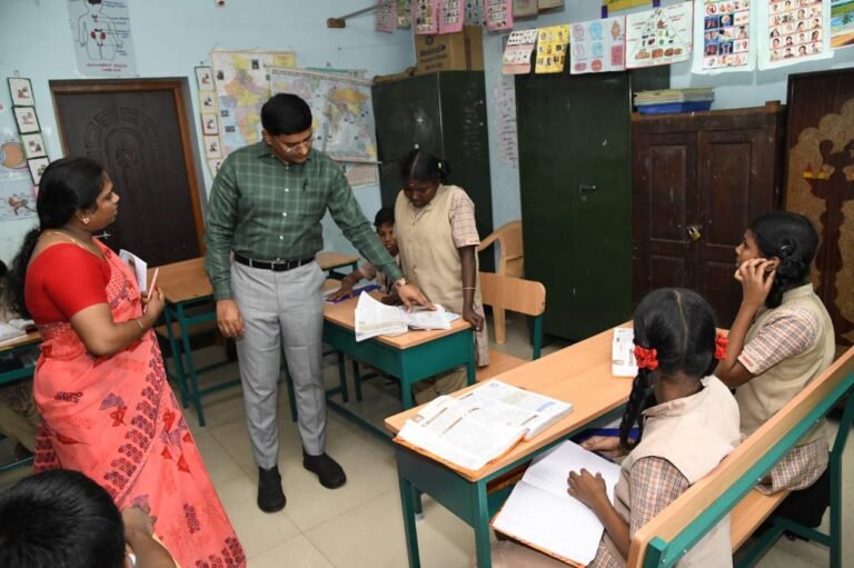 மதுரை மாவட்ட ஆட்சியர்: ஆய்வு