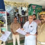 மடத்துக்குளத்தில் விபத்தில்லா தீபாவளி பொதுமக்களிடம் விழிப்புணர்வு நோட்டீஸ் வழங்கிய தீயணைப்பு துறையினர்!