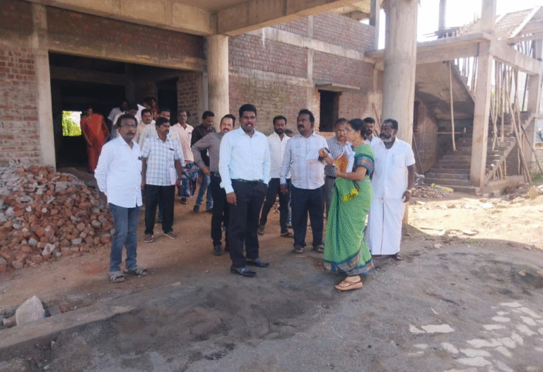 வாடிப்பட்டி பேரூராட்சி அலுவலக கட்டுமான பணி: பேரூராட்சி இயக்குனர் ஆய்வு :